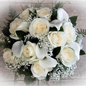 fwthumbCream Rose, White Calla Posy 01_edited.jpg